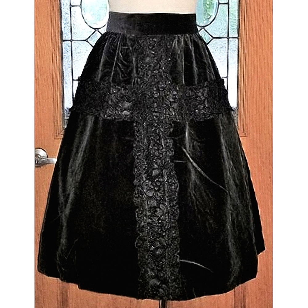 BLACK PEACE NOW Gothic Lolita Skirt - Picture 1 of 7